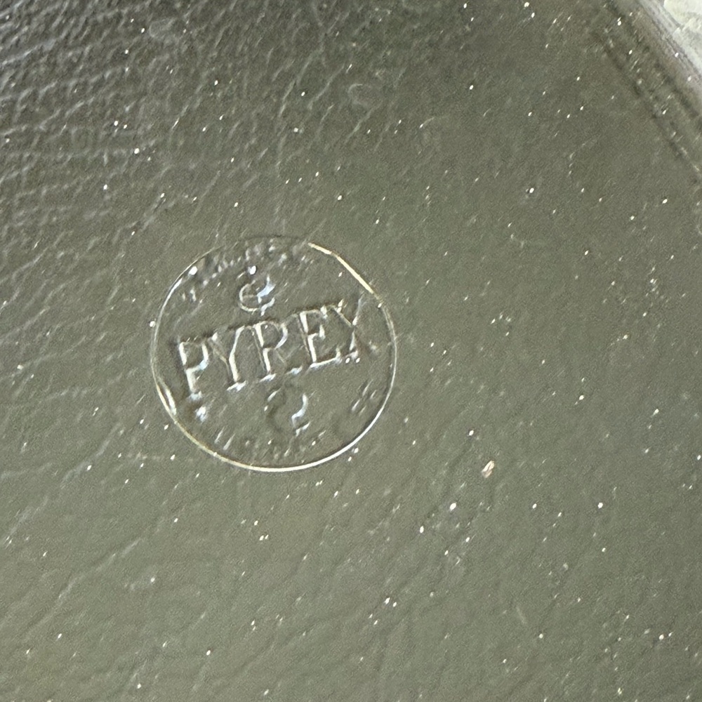 Beautiful Vintage Clear Glass Oval Pyrex Au Gratin Dish w/ Etched Floral Design - Picture 2 of 12